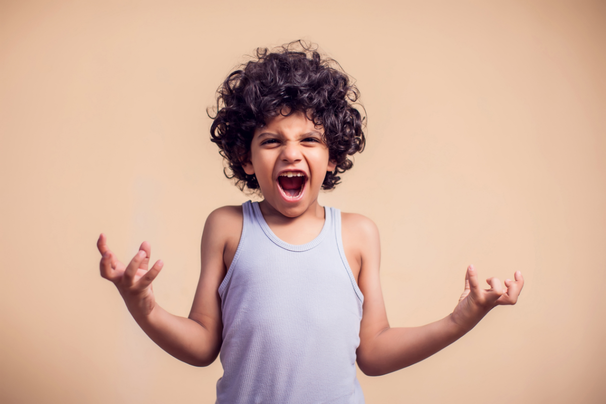 l'image représente un enfant qui crie pour représenter le rôle de l'homéopathie dans la gestion des émotions