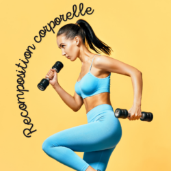 Femme sportive en tenue de sport bleue effectuant un entraînement avec haltères pour la recomposition corporelle – perte de graisse et gain de muscle