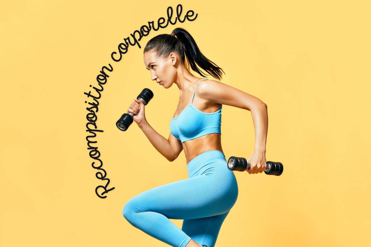Femme sportive en tenue de sport bleue effectuant un entraînement avec haltères pour la recomposition corporelle – perte de graisse et gain de muscle