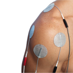 tens comment gérer mieux douleur. L'image représente une épaule avec des électrodes de tens pour calmer les tensions musculaires ou encore bloquer les signaux de la douleur.