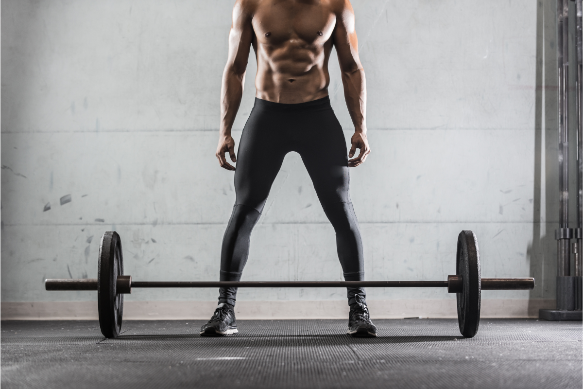 Musculation Prise de masse sèche maintenance Dans quel ordre. l'image montre un homme en train de faire du deadlift