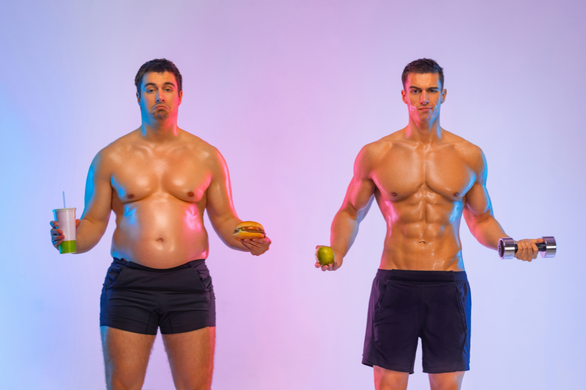 La photo montre deux hommes côte à côte contre un fond uni avec un éclairage coloré. À gauche, un homme avec un physique moins athlétique tient un hamburger dans une main et une boisson gazeuse dans l'autre, avec une expression quelque peu abattue. À droite, un homme au physique musclé et tonique tient un haltère dans une main et une pomme dans l'autre, affichant une expression confiante. Cette image illustre visuellement le concept de choix de vie sains par opposition à des choix moins sains, souvent utilisée pour symboliser l'importance de l'exercice et d'une alimentation équilibrée pour la santé. Ozempic (semaglutide) Zepbound ou Mounjaro (tirzepatide)